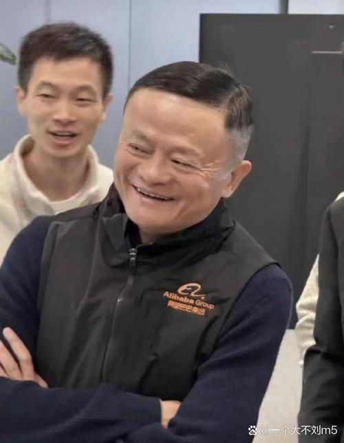 马云回应回归阿里，马云，我从未放弃过阿里巴巴，未来将继续支持公司发展。