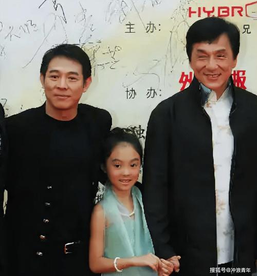 李连杰晒图炫二女儿，李连杰炫耀他的二女儿