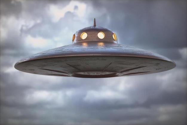 美国疑现可变形UFO，变形UFO现身美国天空，神秘现象引发热议