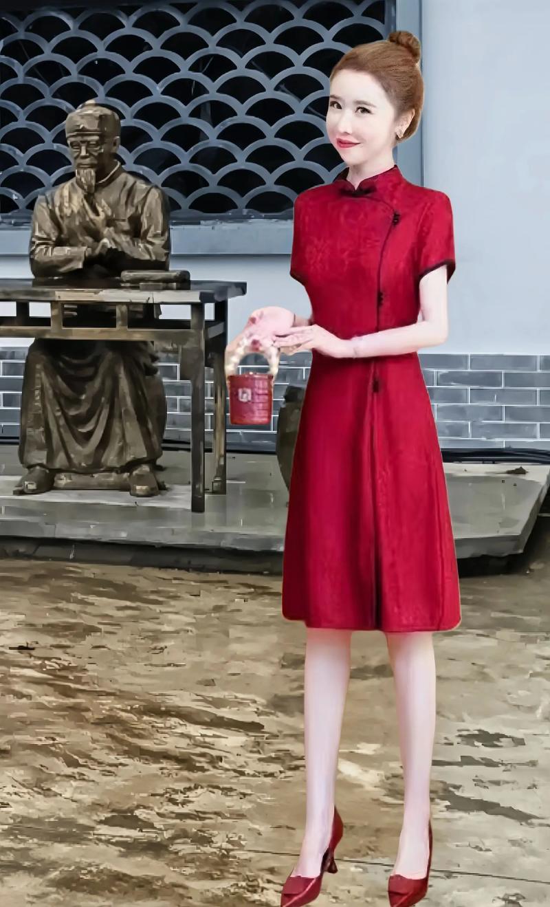 澳门城市大学研究生和1岁小朋友穿旗袍送考与1岁小朋友穿旗袍送考试可以吗